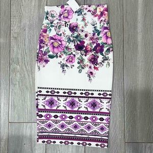 Pencil skirt with floral design